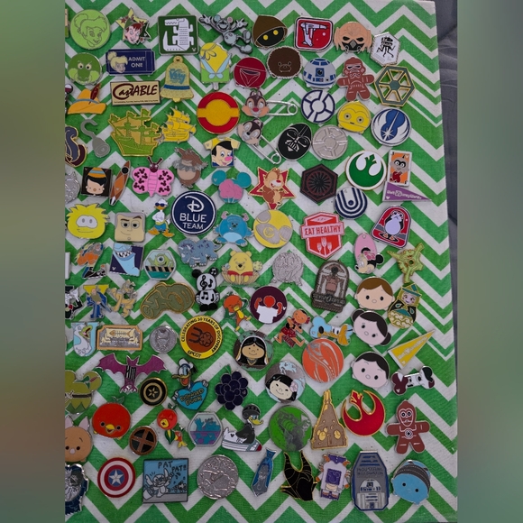 $25 for 10 Disney Park Pins *You Pick* updated 12/13/2025 - Picture 5 of 7
